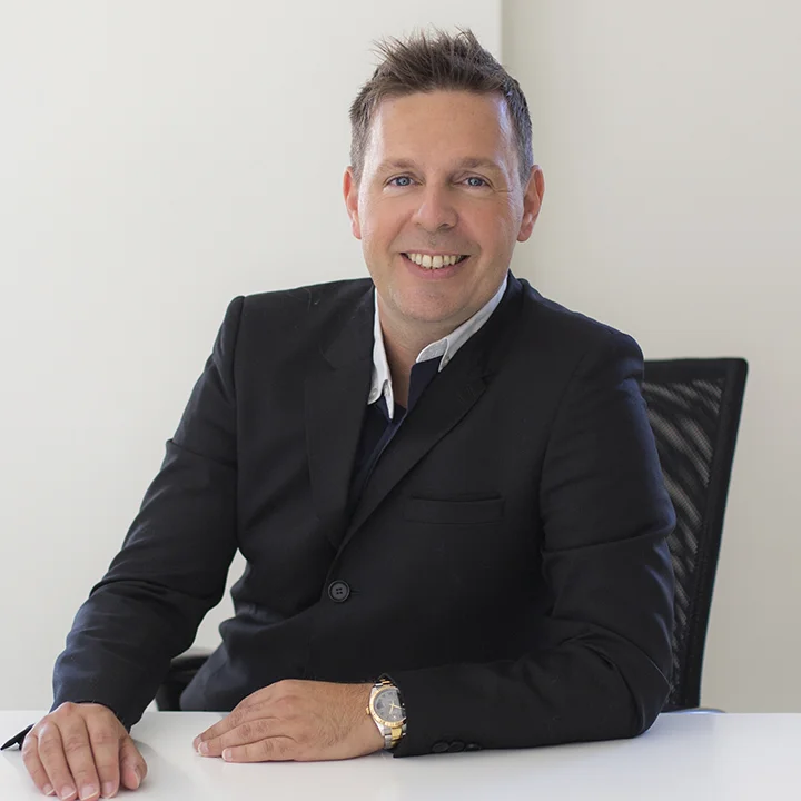 Dr. BECK Mehdi-Sébastien | Chirurgien Plastique Esthétique et Reconstructeur